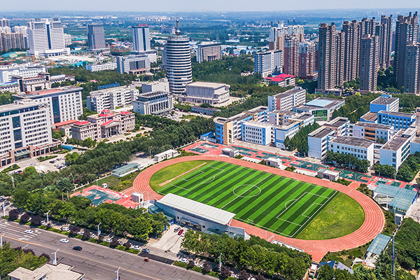 禹州市实验学校地下停车场.jpg